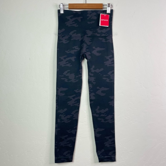 Spanx Look at Me Now Seamless High-Waisted Full Length Camo Leggings Sz S NEW - Picture 2 of 16